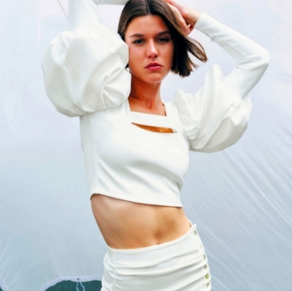 NWT Zara Ballon Sleeve Cropped Blouse, Size M - Picture 3 of 9